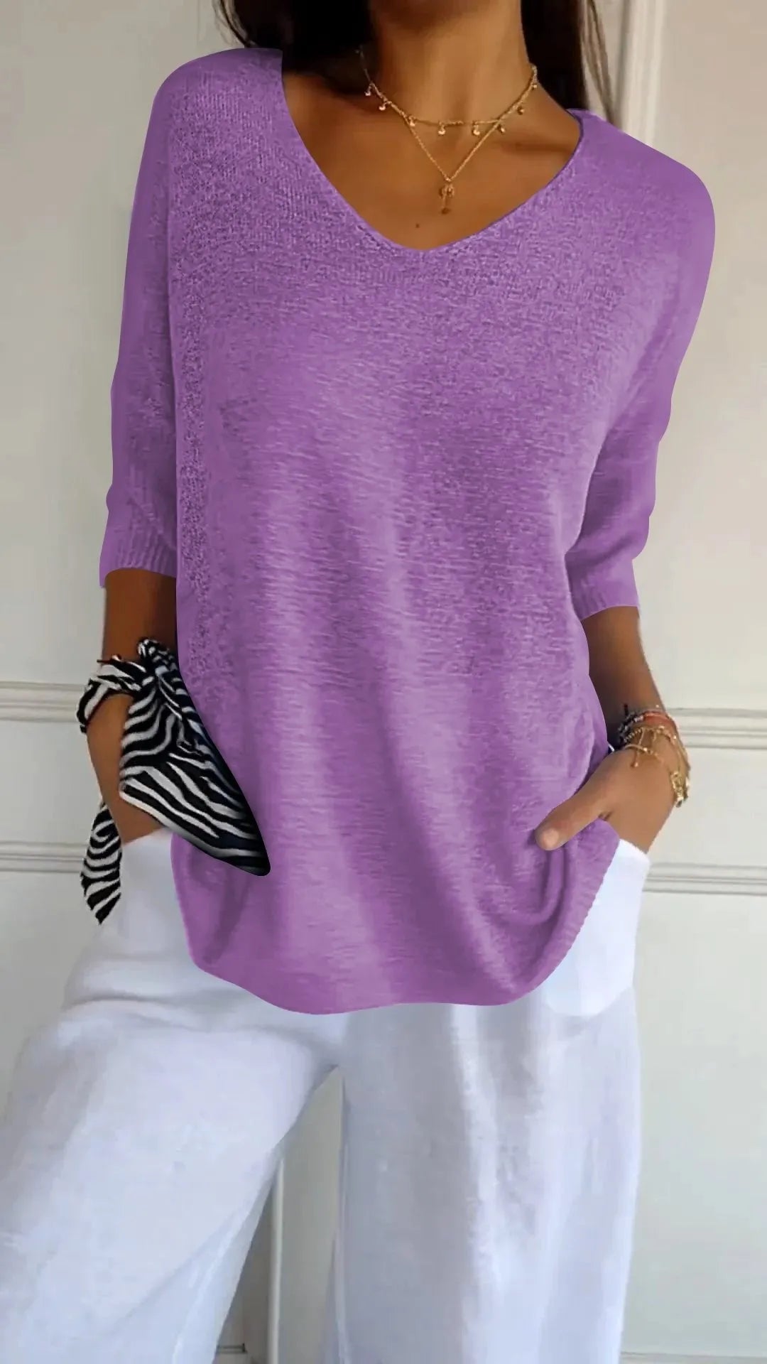 Luna Lightweight V-Shirt